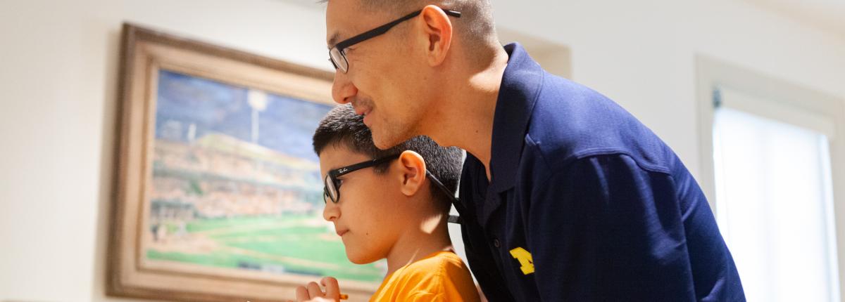 family gallery talk